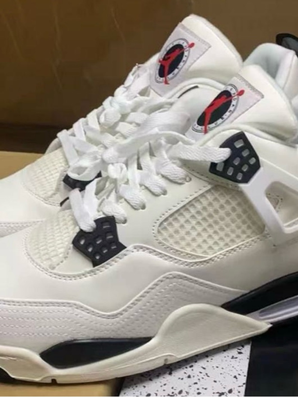 Jordan Men's White and Black Retro Basketball Sneakers